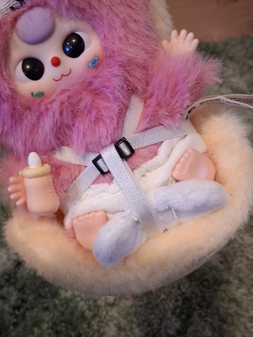Baby Three Keychain - Picture 5 of 6
